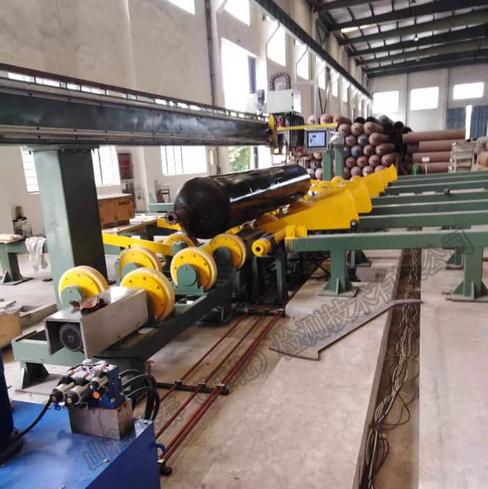 長(zhǎng)管拖車(chē)氣瓶探傷.jpg 長(zhǎng)管拖車(chē)氣瓶探傷.jpg